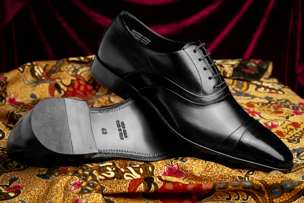 Calzoleria Toscana Cap Toe Oxfords Black