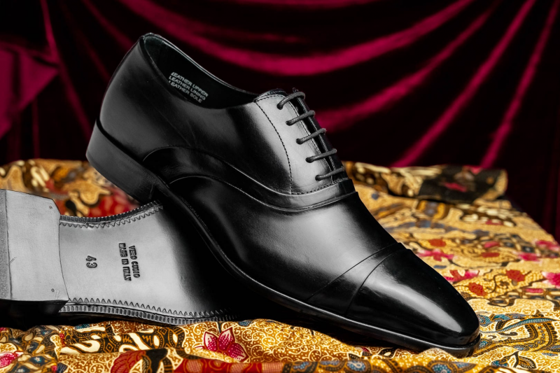 Calzoleria Toscana Z211 Cap Toe Oxfords Black