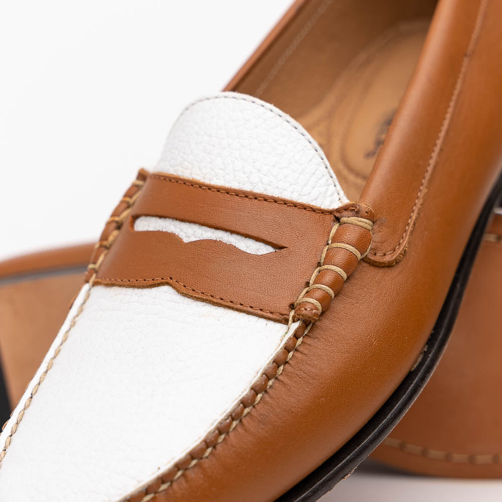 TB Phelps The Shag Loafers Walnut / White